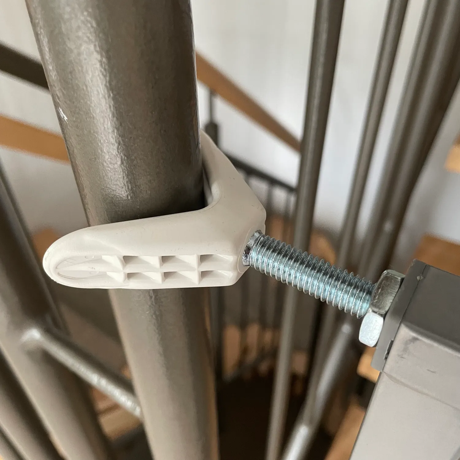 Reer 46905 Y-Halterung Y-Spindel für Klemmgitter 2 Stück