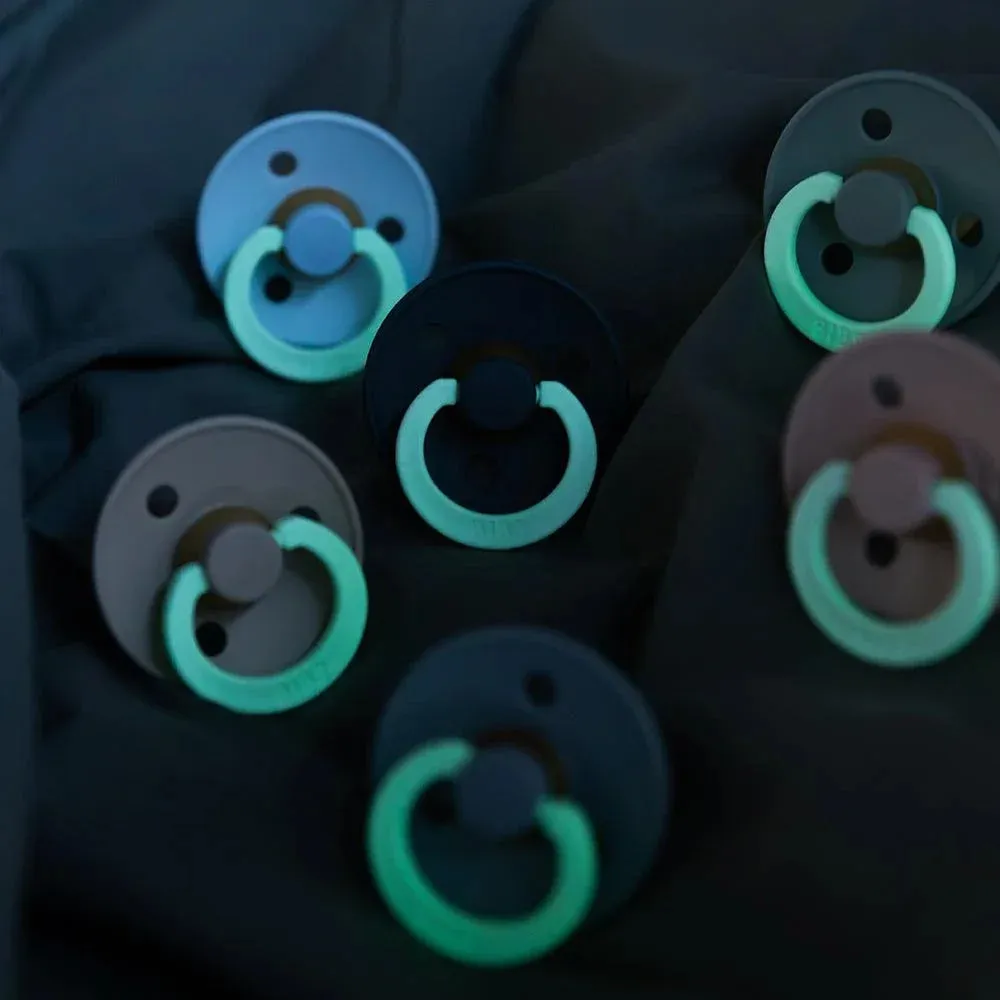 BIBS Colour Glow Schnuller Petrol nachtleuchtend