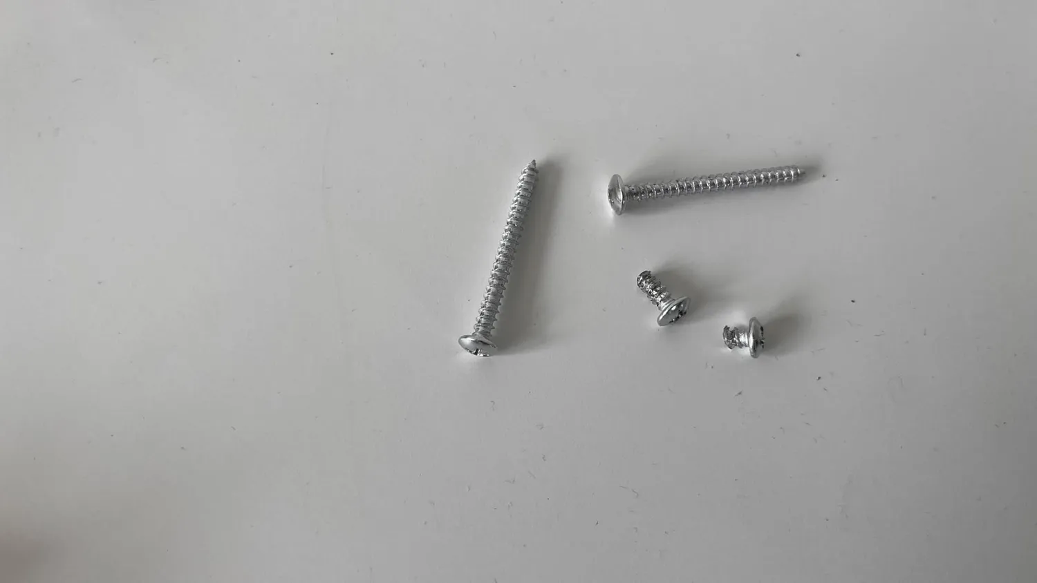 reer TV-Kippsicherung Kippschutz weiß 5-18 cm