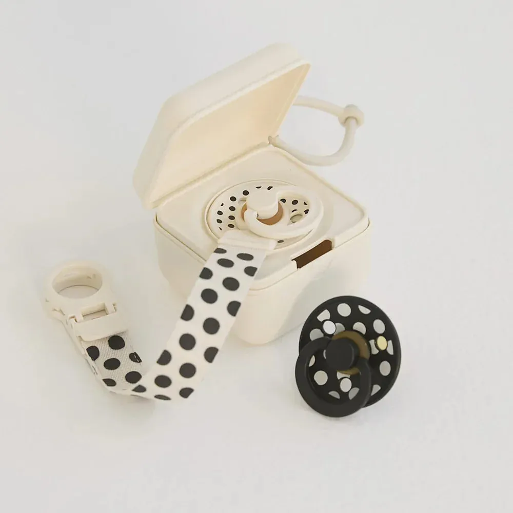 BIBS Studio Clip Loop Schnullerclip Ivory Black 1 St