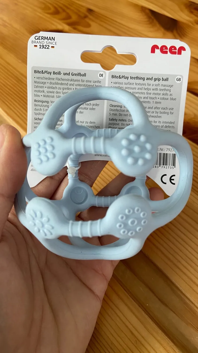 Reer Bite&Play Beiß- und Greifball blau Silikon