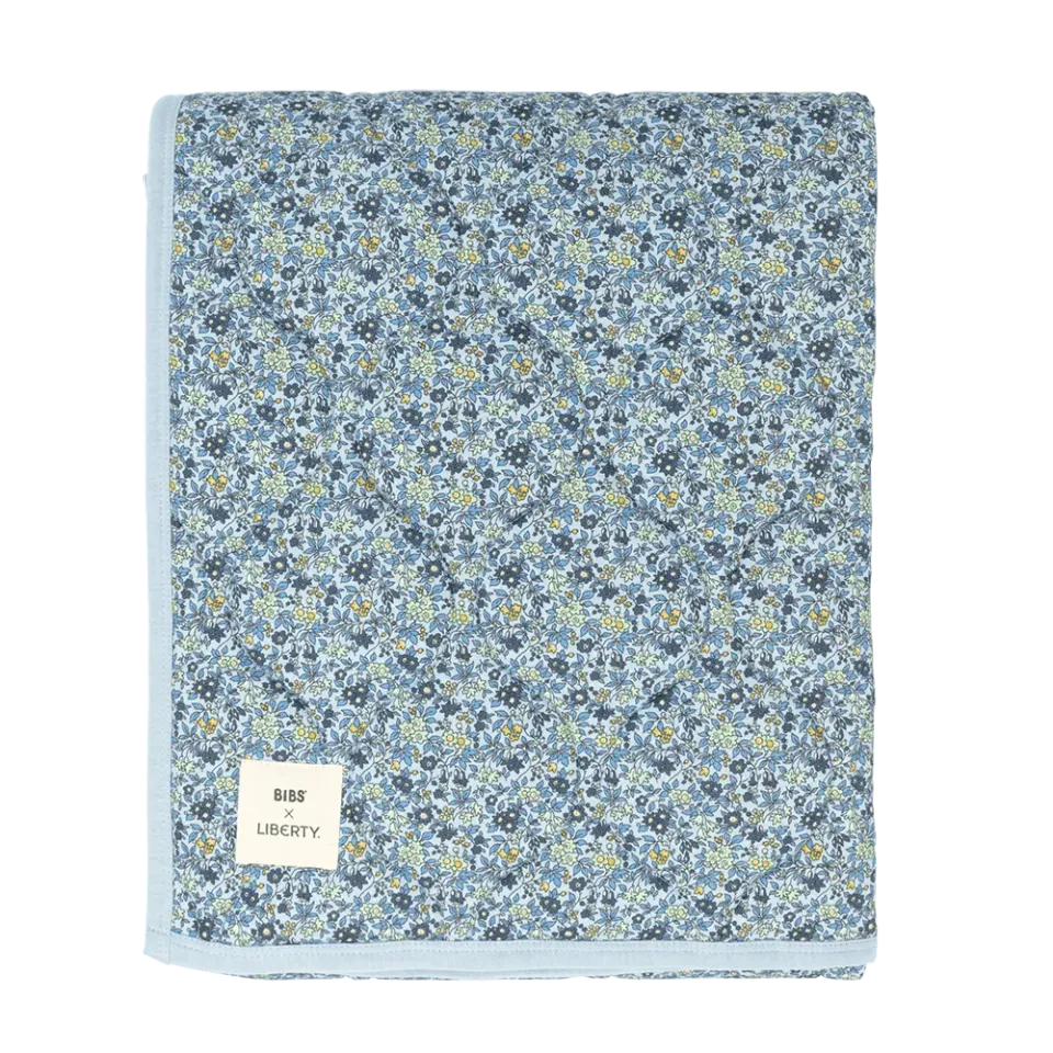 BIBS Liberty Steppdecke Chamomile Baby Blue 85x110