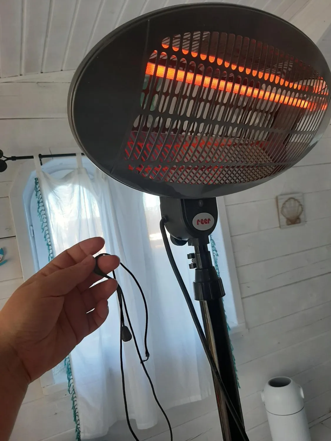 Reer Wickeltischstrahler Heizstrahler 650 Watt mit Standfuß