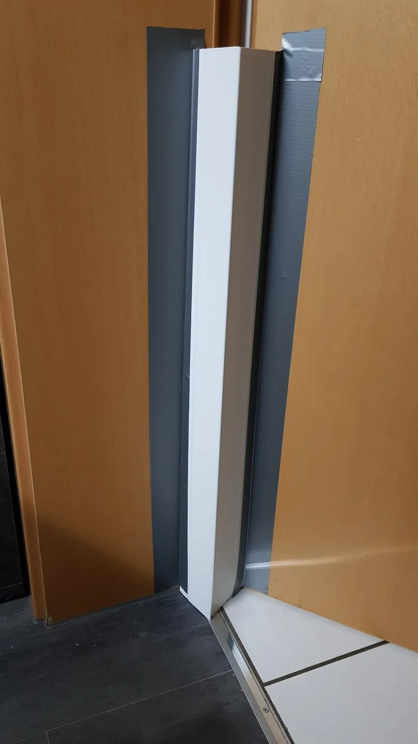 Reer Finger-Klemm-Schutz Türsicherung 180 cm mit Klebestreifen