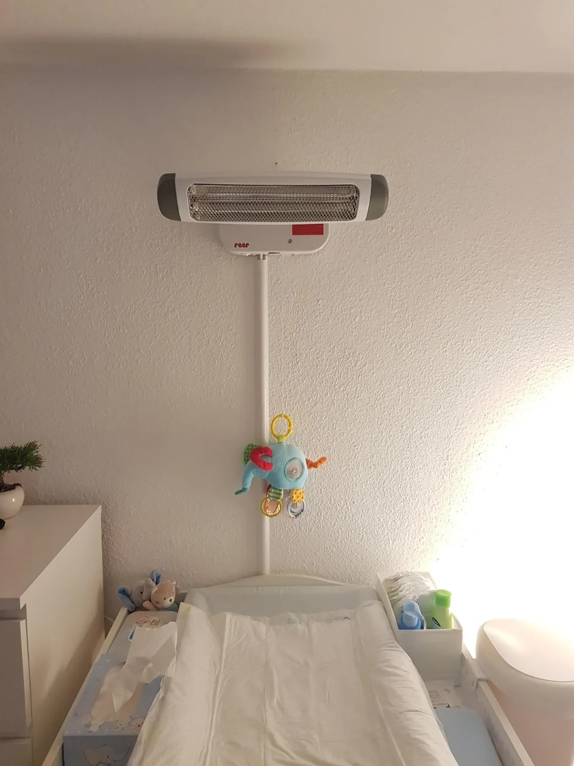 reer FeelWell Wickeltischstrahler 2 Heizstufen
