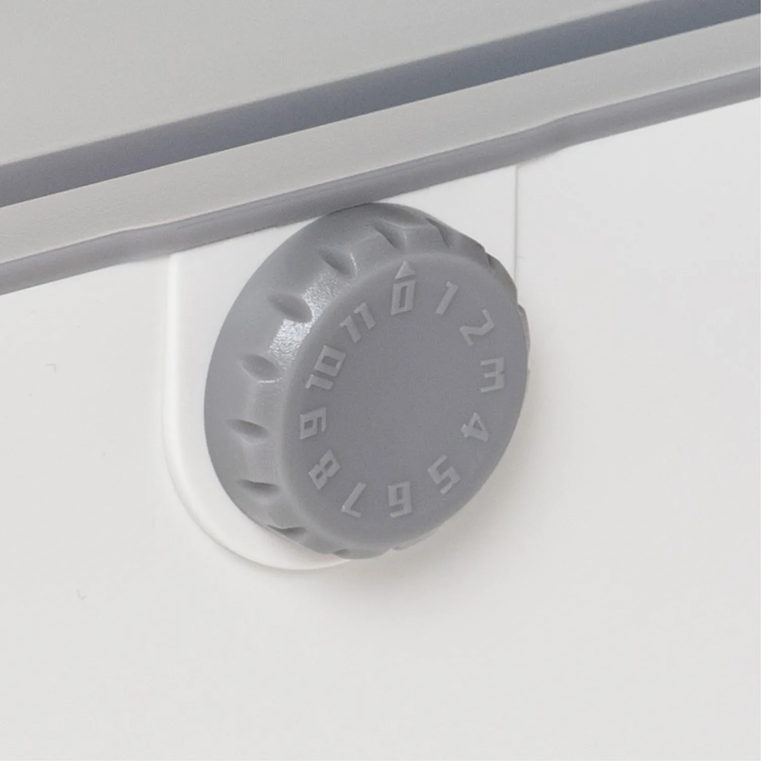 reer 78020 CableGuard Kabelbox weiß kindersicher